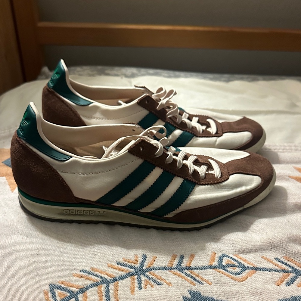 Adidas Sl 72 OHWhite and Brown Sneakers with Teal Accents